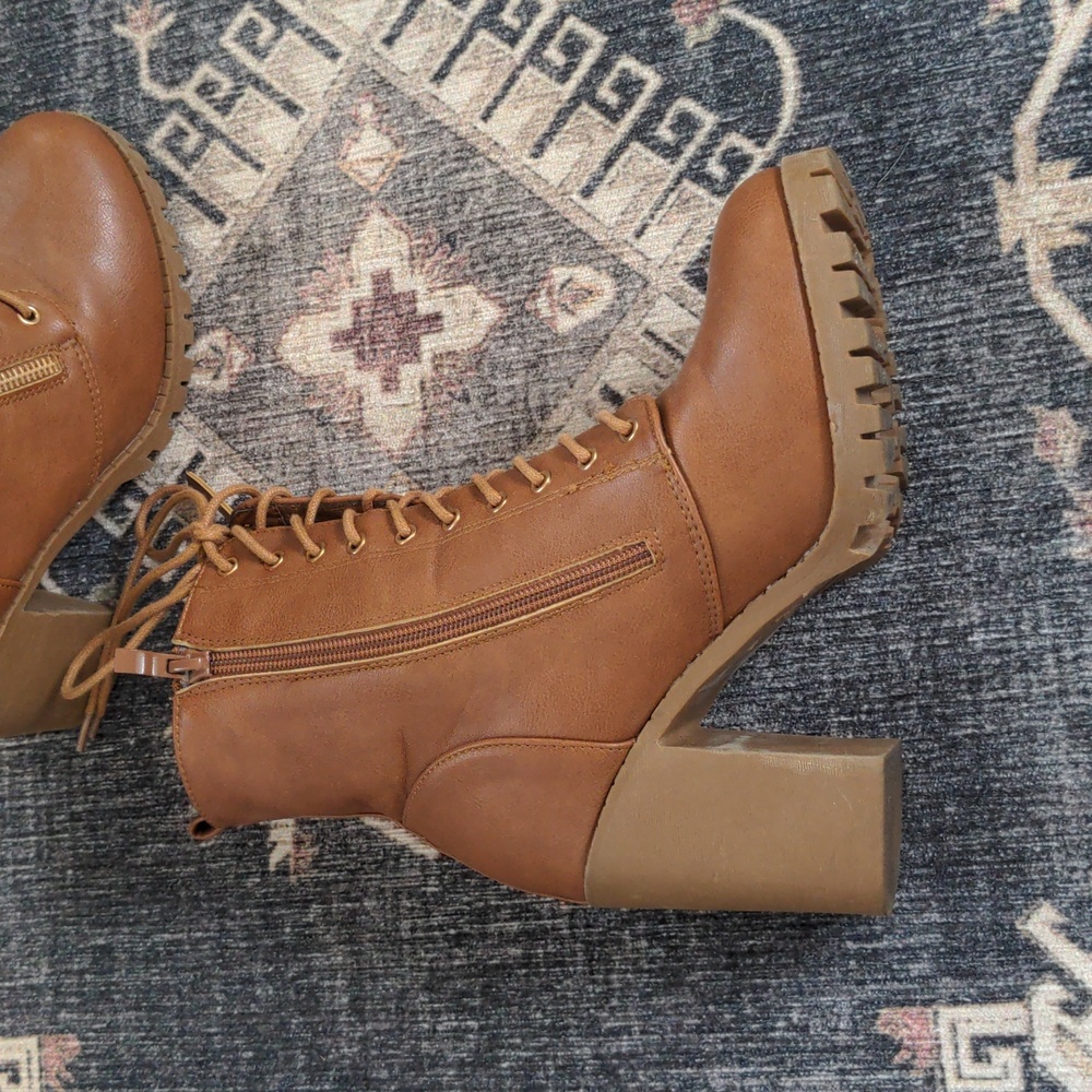 brown lace up heeled booties size 7 - Picture 3 of 8